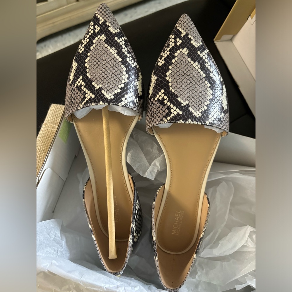 Mila Flat Embossed Leather shoes